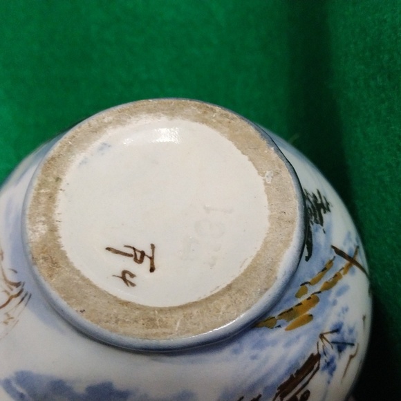 Vintage Ceramic Vase Hand painted - Picture 6 of 9